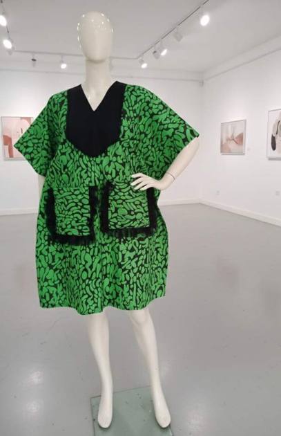 Green and black print kaftan with large pockets