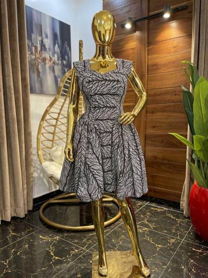 Grey leaf-print flared dress